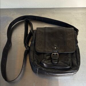 Vintage 80s/90s Ashwood Black Leather Crossbody Bag✨